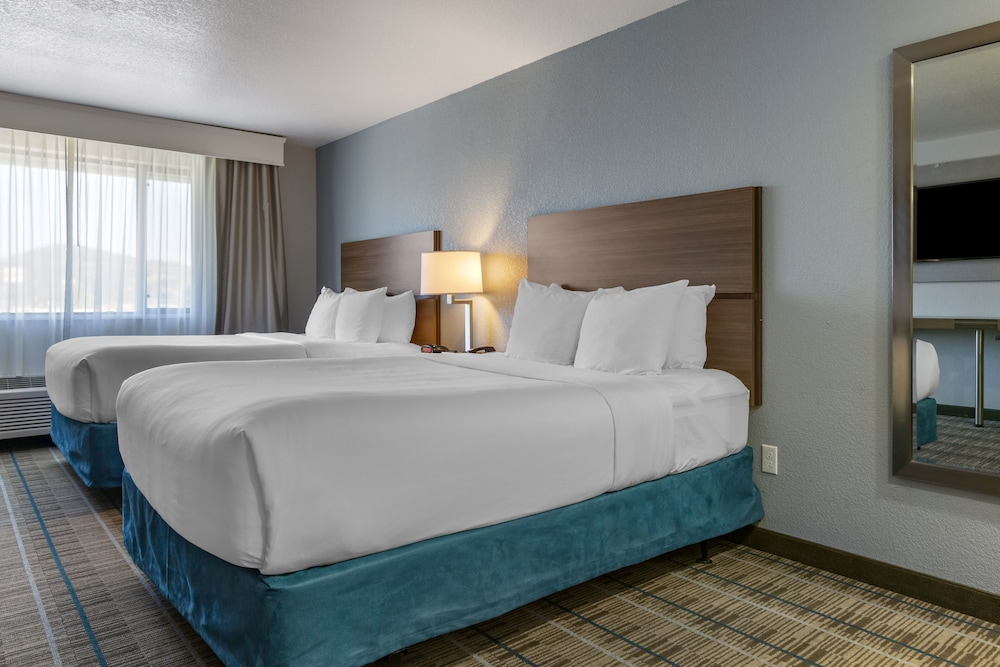 Standard Room, 2 Queen Beds, Non Smoking (Efficiency)