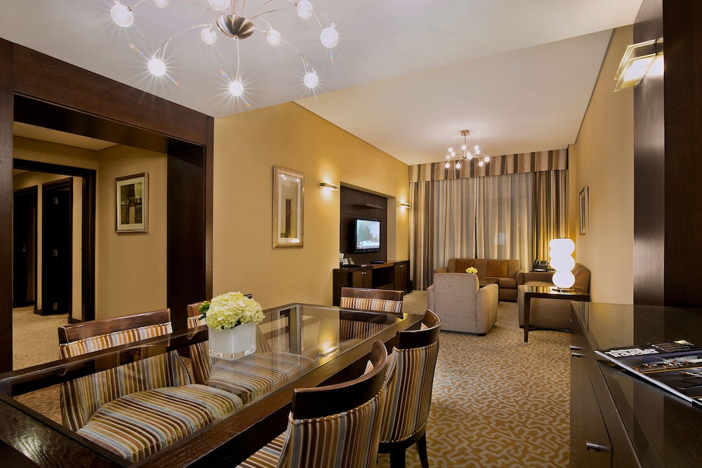 Executive Suite Three Bedroom with Pool View photo 3