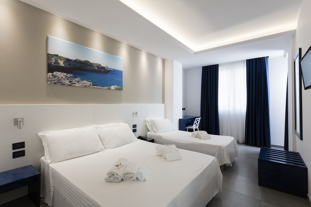 Triple Room, Annex Building