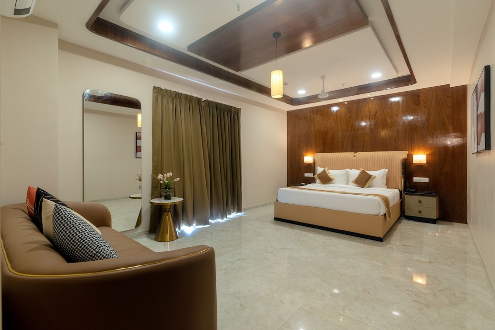 Suite with Living Room photo 1