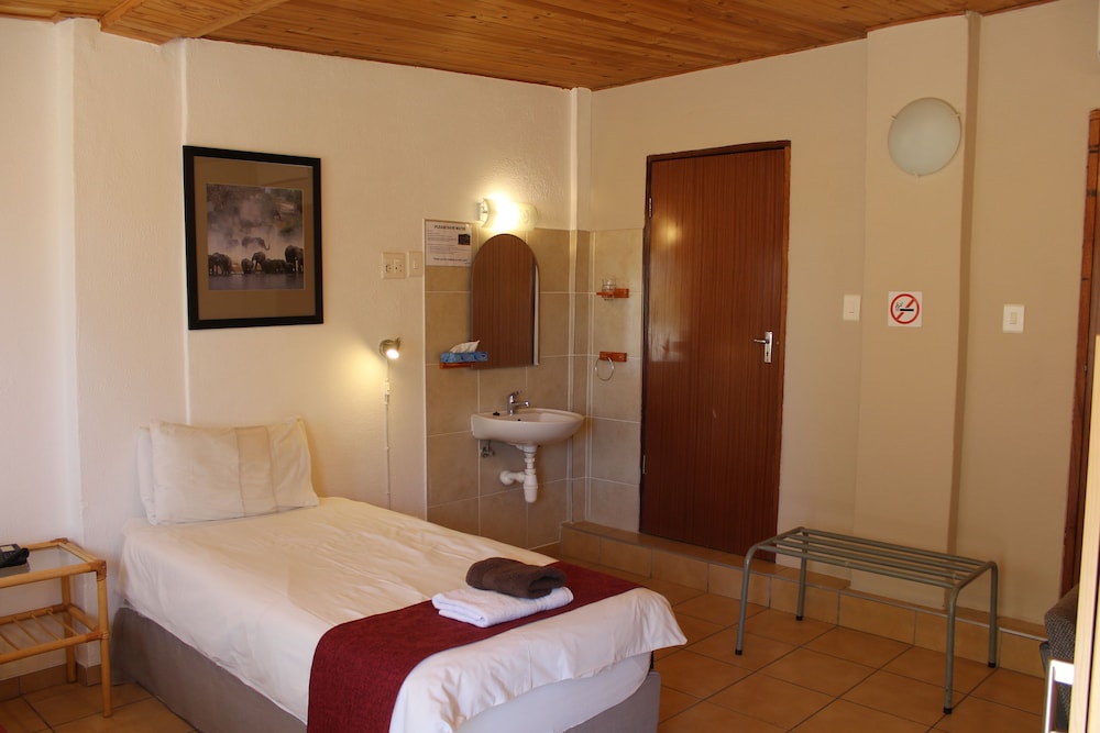 Standard Double Room photo 2