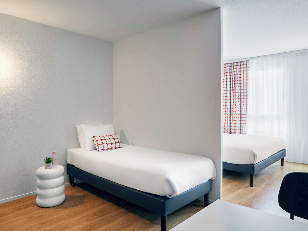 Studio, Multiple Beds - Photo 1