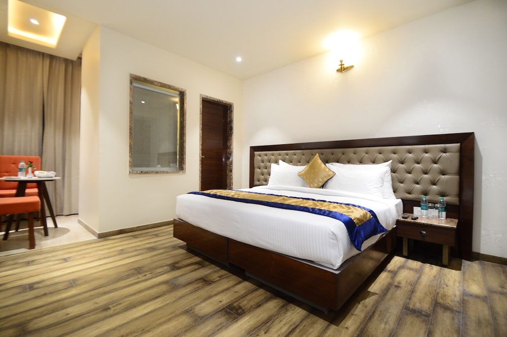 Gold Room