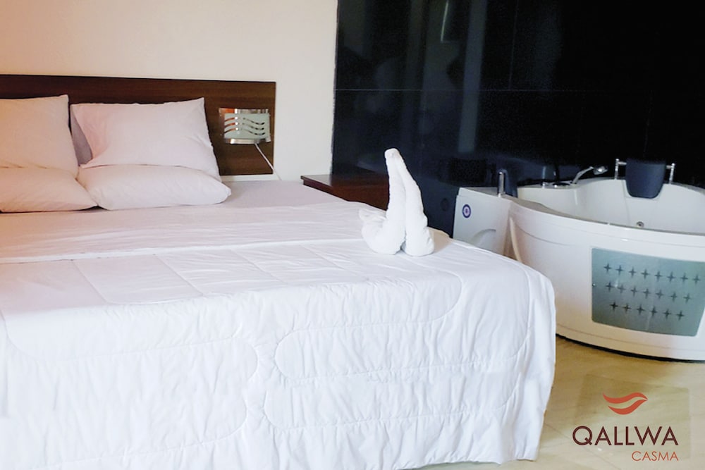 Superior Suite, 1 King Bed photo 2