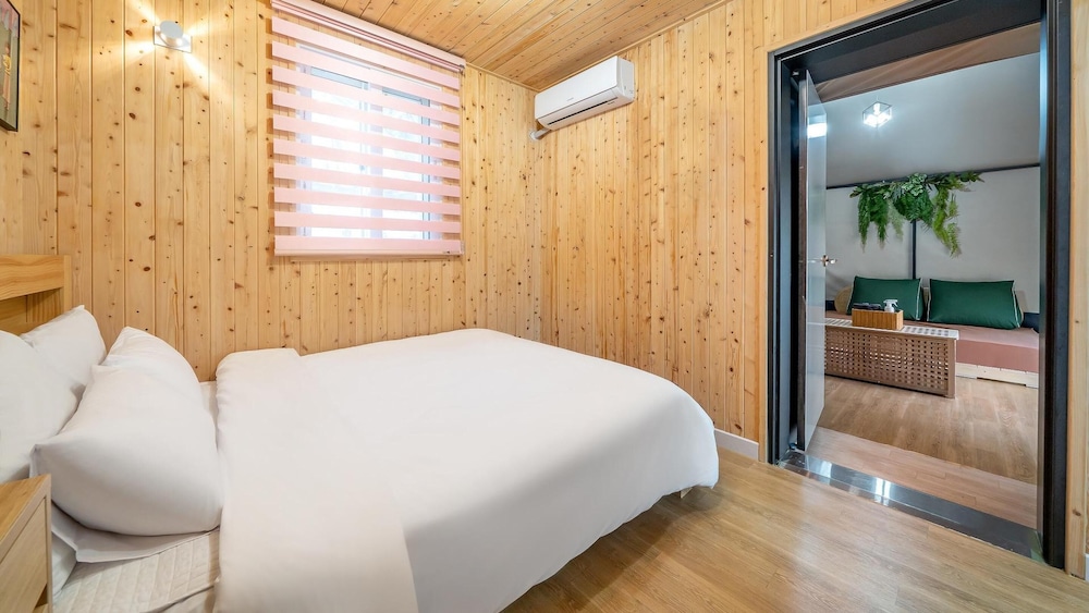 Basic Room, 1 Bedroom (Spa Glam E(Pet Room)) - Photo 4