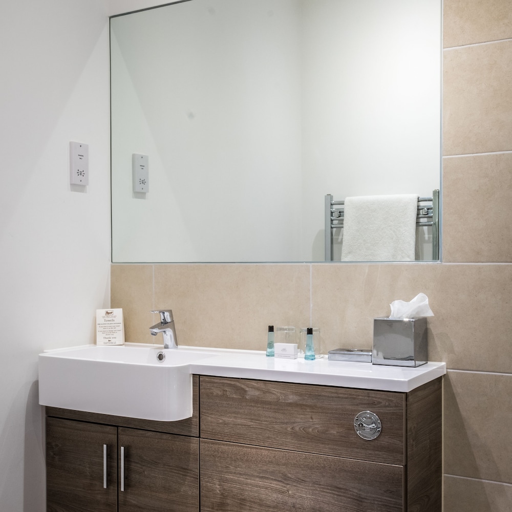 Suite (Feature) - Photo 4