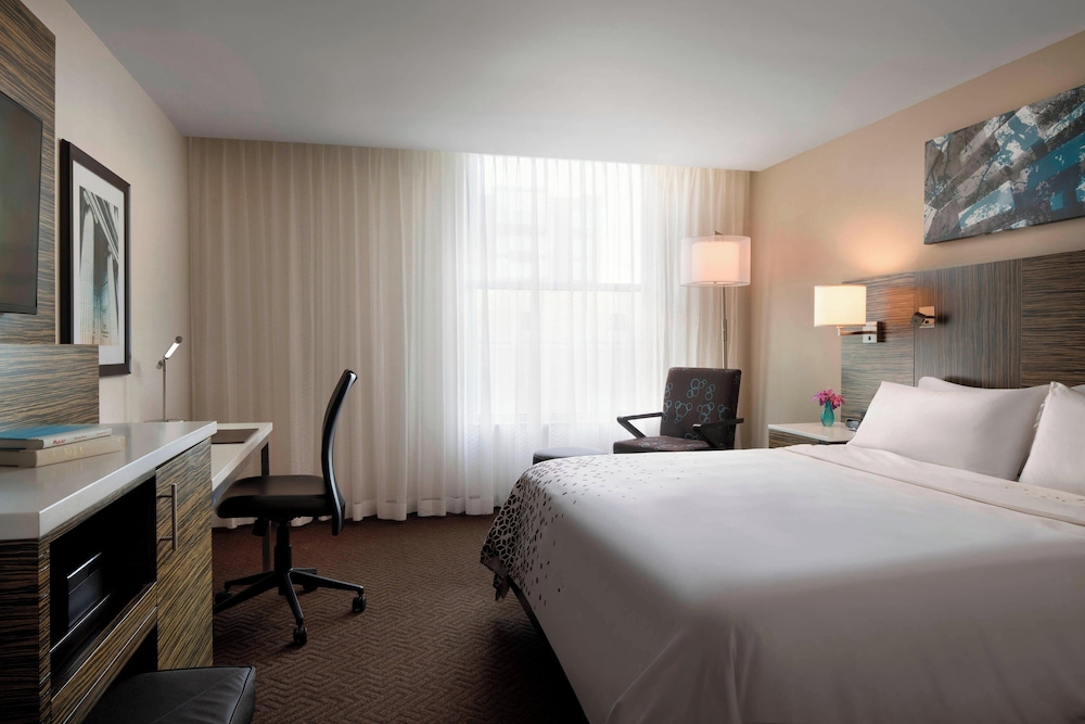 Club Room, 1 King Bed photo 1