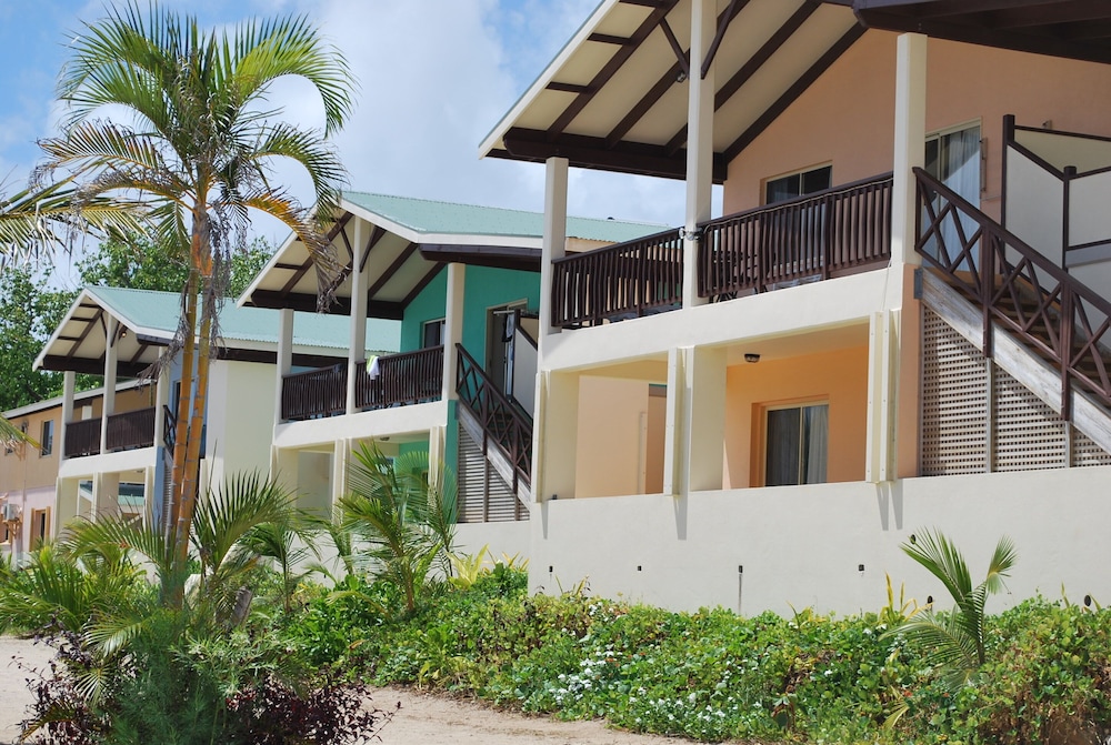 3 Bedroom Beachfront Villa - Photo 23