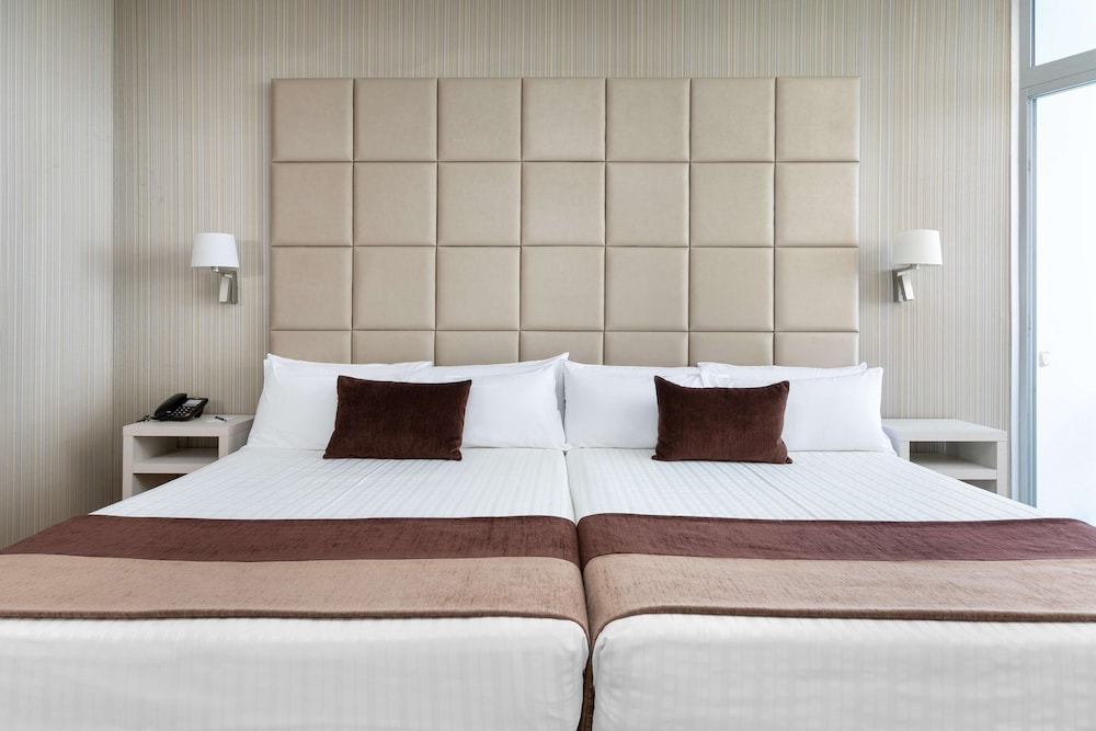 Standard Room (2 adults)