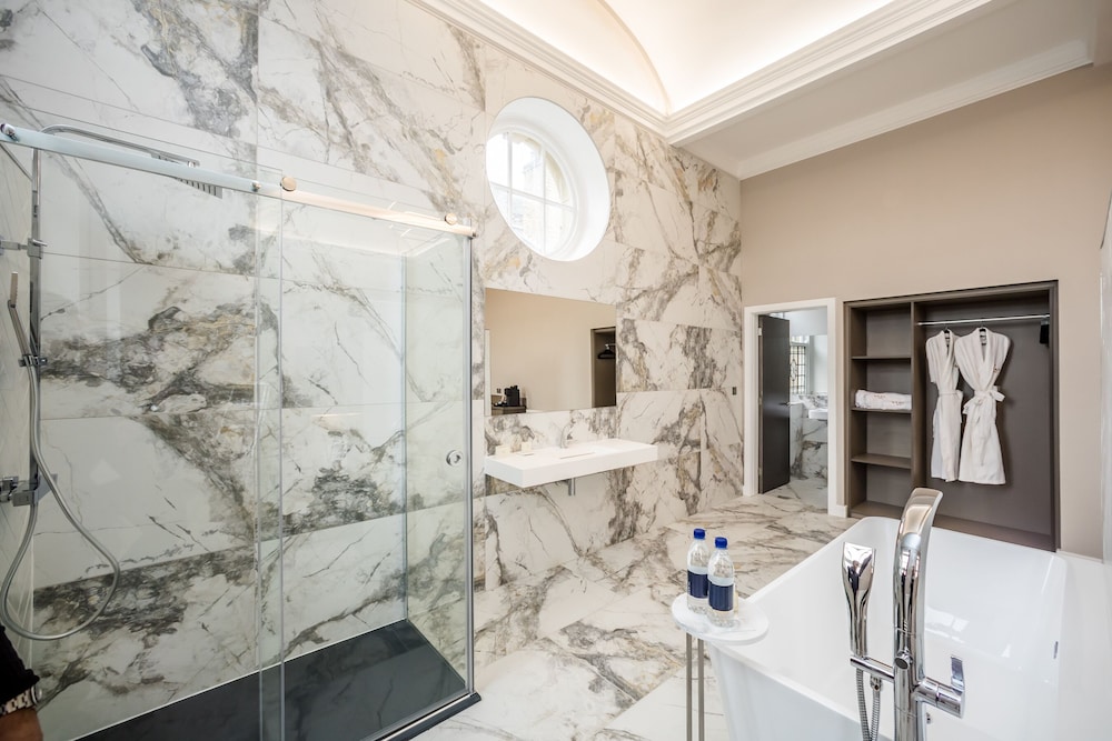 Superior Suite, Ensuite (Stay) - Photo 10