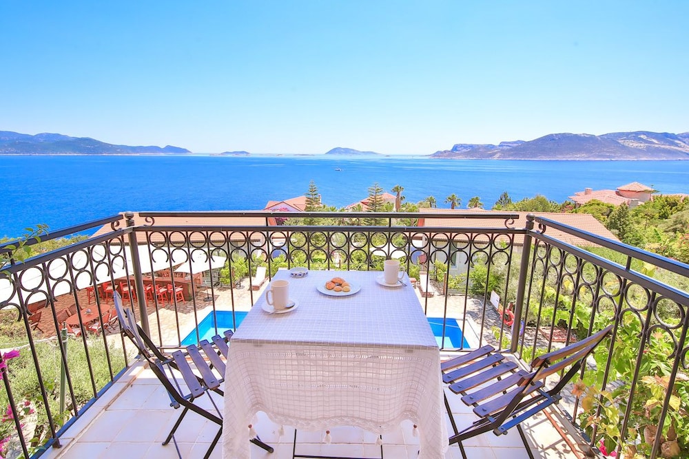 Junior Suite, 1 Bedroom, Sea View photo 2