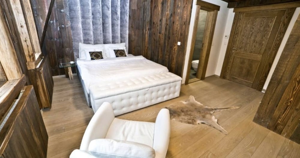 Superior Room, 1 King Bed, Non Smoking photo 1