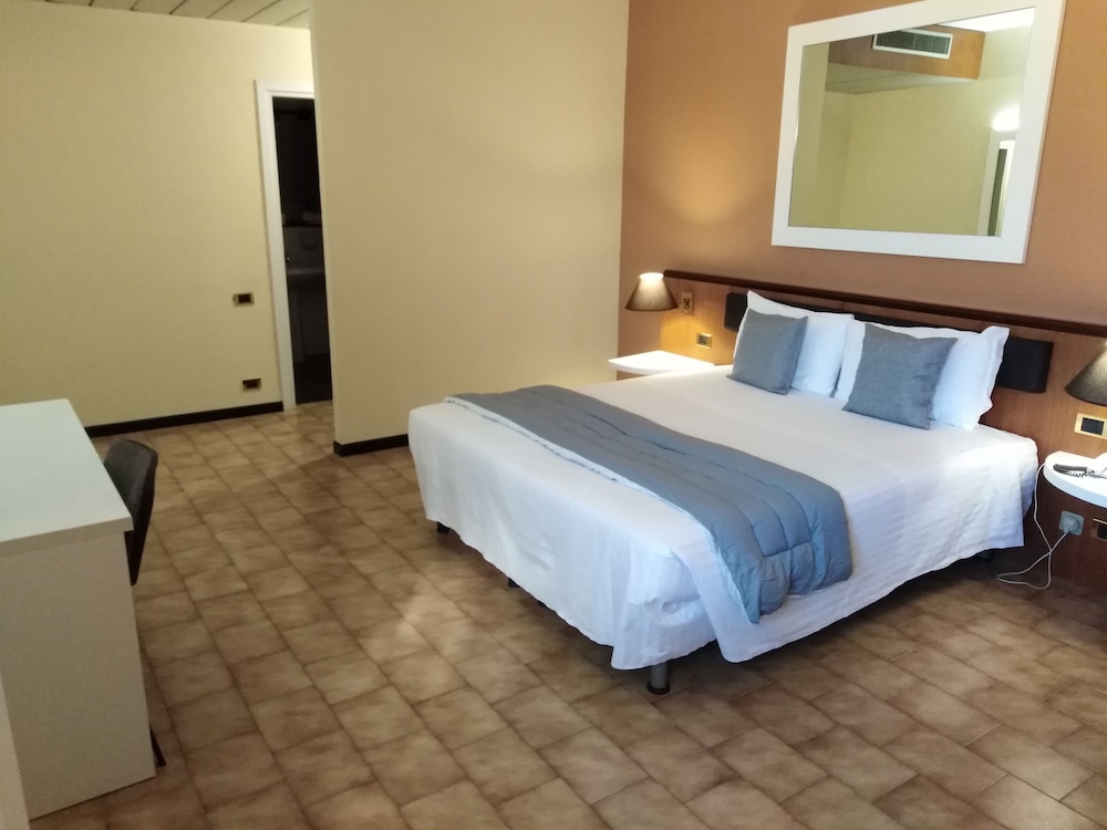 Triple Room - Photo 2