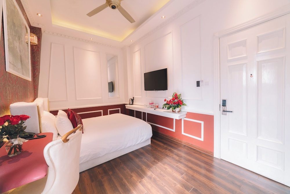 Premier Double Room, Balcony - Photo 12