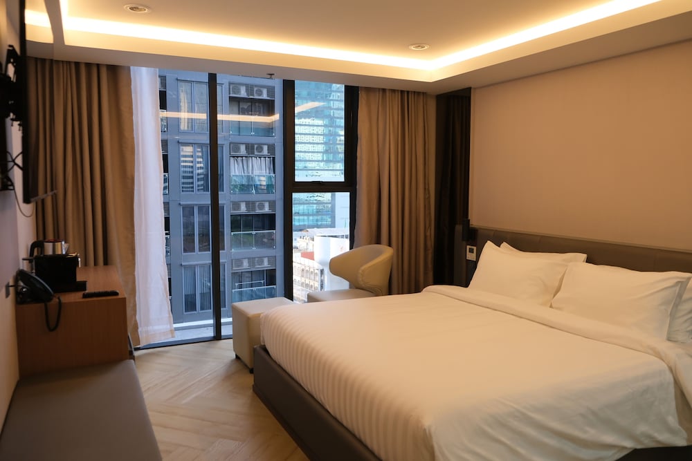 Deluxe Double Room, 1 King Bed, Non Smoking, City View