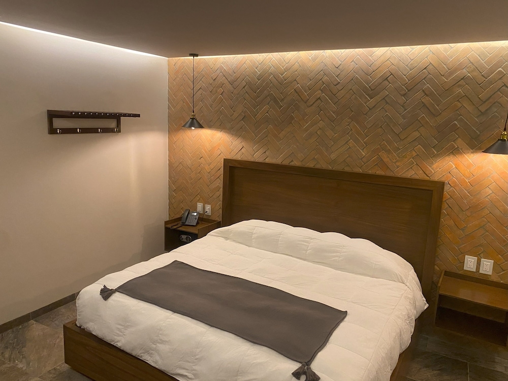 Standard Double Room, 1 King Bed photo 2