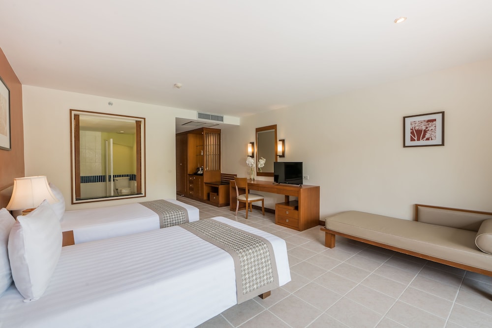 Superior Room, Pool View - Photo 1