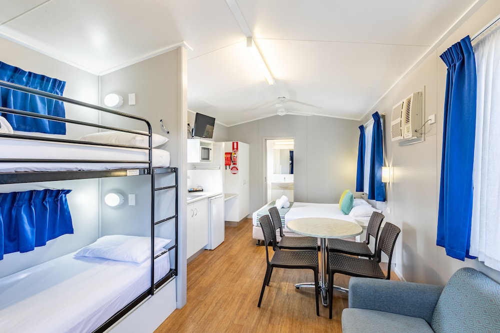 One Bedroom Ensuite Cabin photo 3