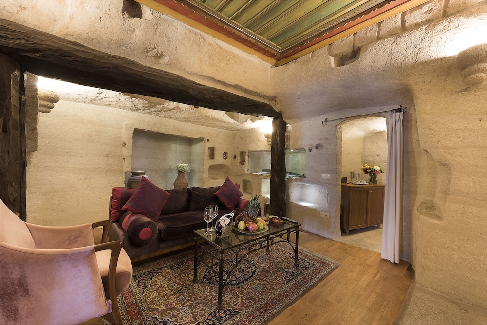 King Suite - Photo 5