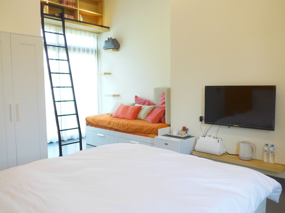 Design Double Room, 1 Queen Bed, Courtyard View, Ground Floor photo 2