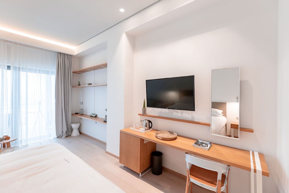Superior Triple Room, Balcony, Sea View - Photo 6