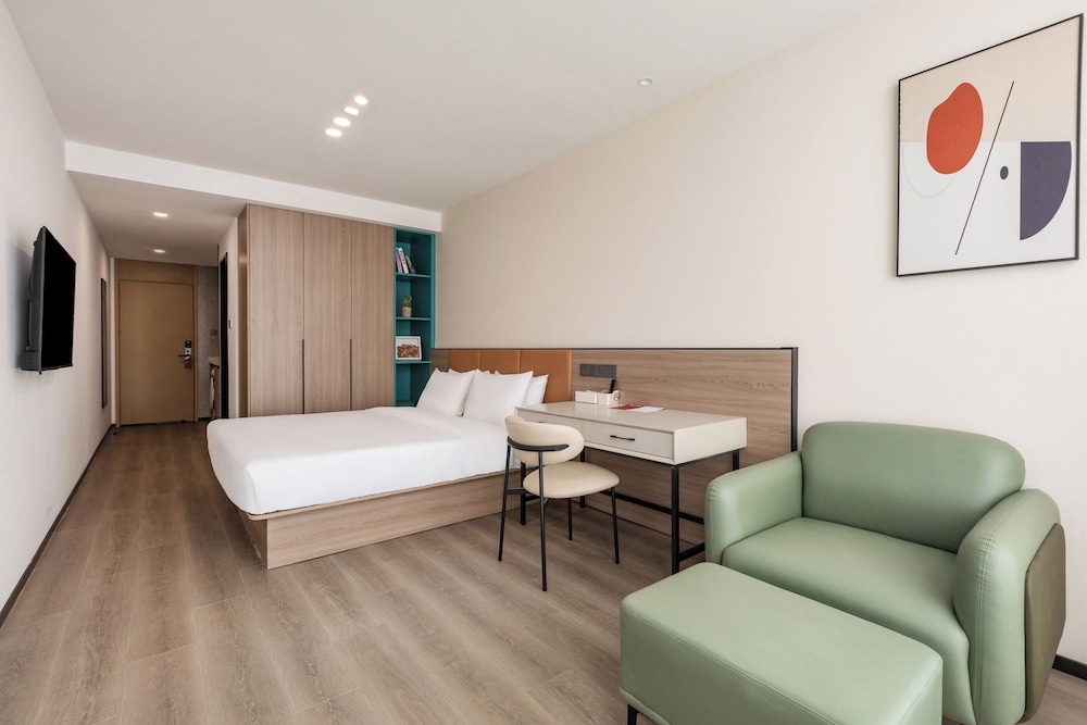 Classic Single Room, City View