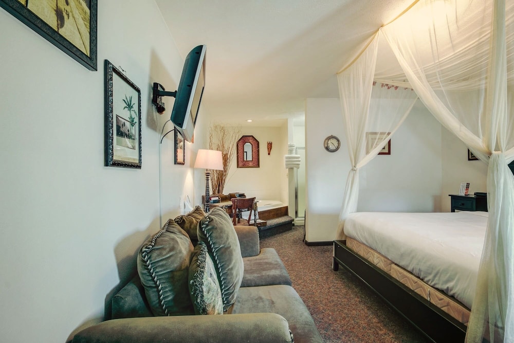 King Suite photo 3