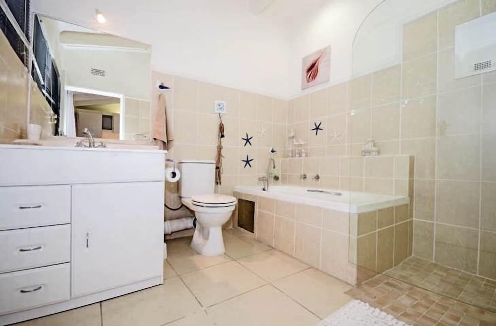 Luxury Double Room, Private Bathroom, Garden View photo 2