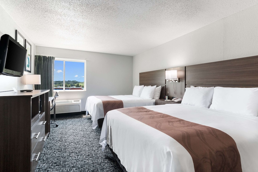 Suite, Multiple Beds, Non Smoking - Photo 5