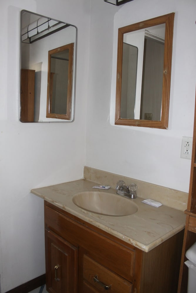 Room, 2 Double Beds photo 2