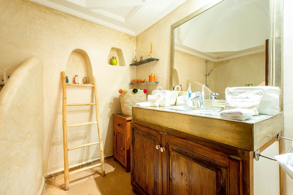 Standard Room - Photo 12