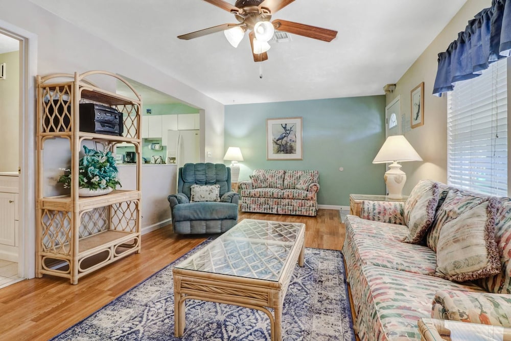 Condo (1321 Santos Rd 201)