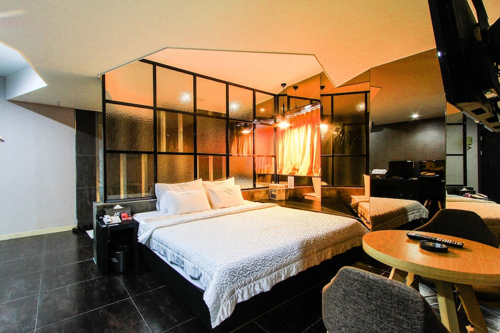 Suite Double Room