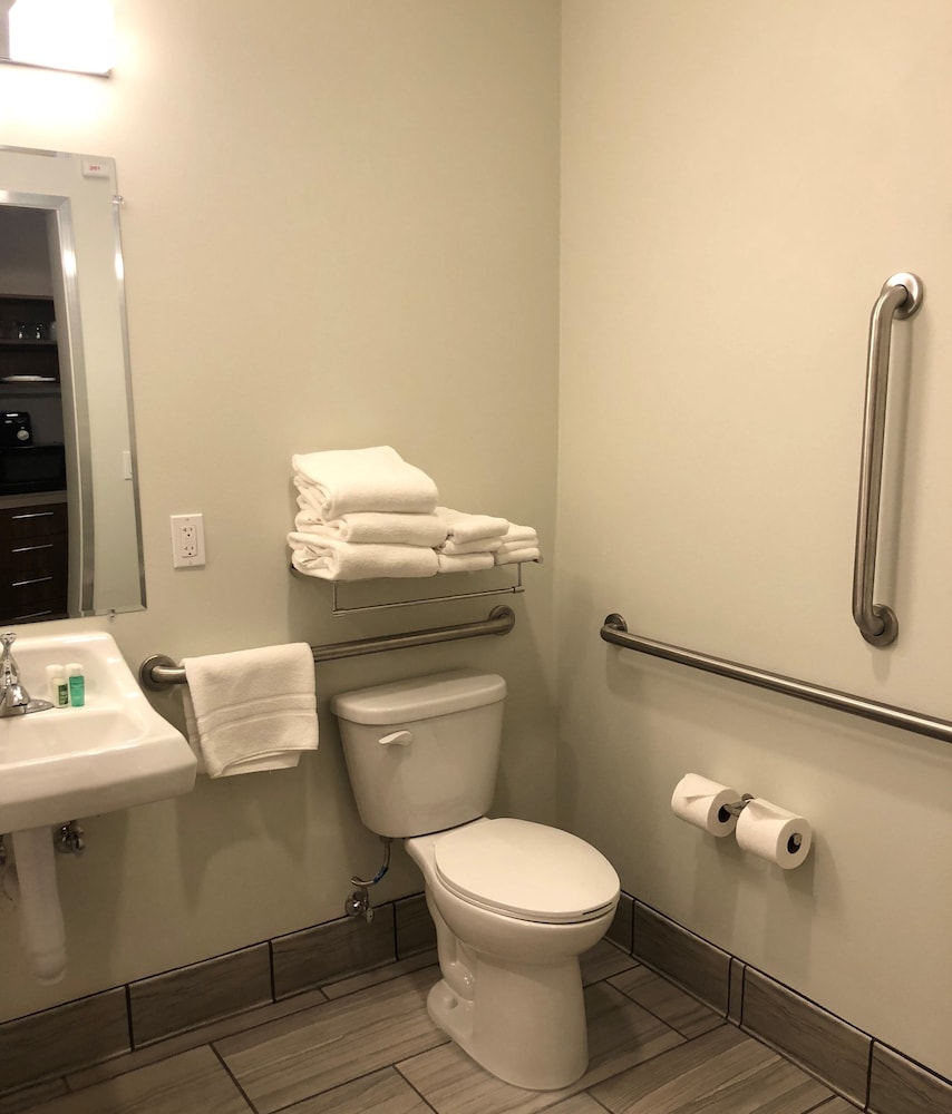 Double Room, 1 Queen Bed with Sofa bed, Accessible photo 3