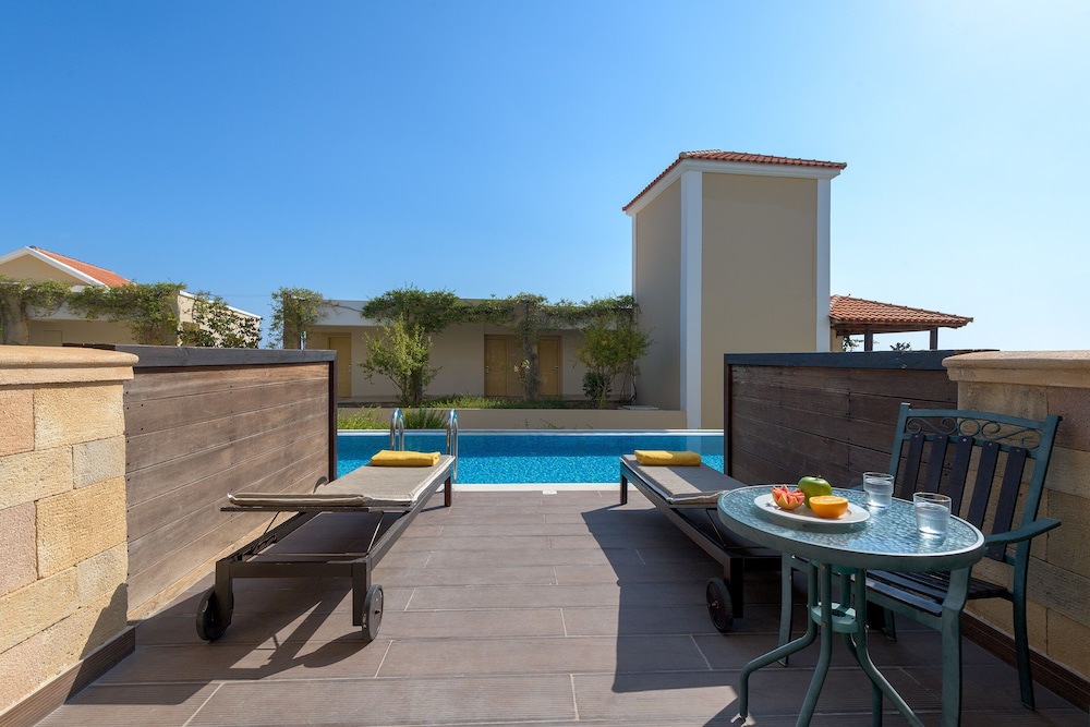 Superior Double Room, Pool Access, Garden View