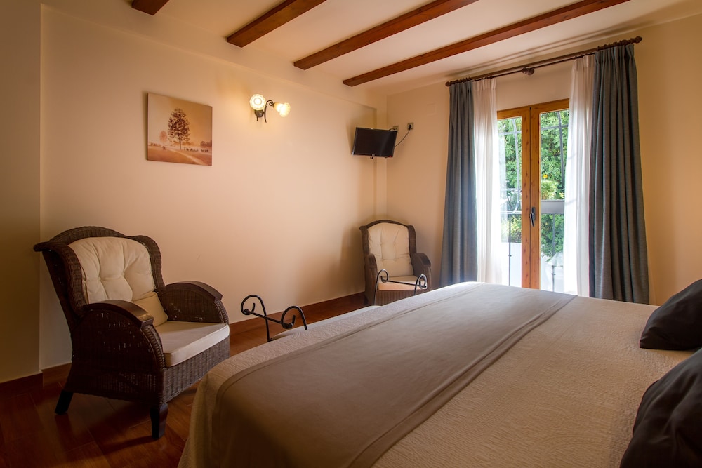 Standard Double Room, 1 King Bed - Photo 5