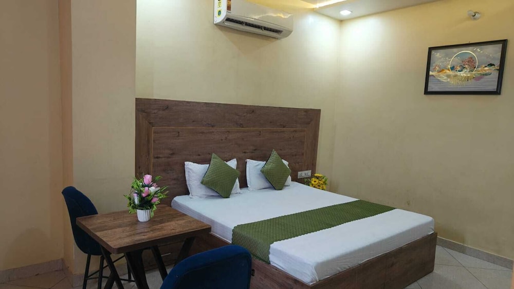 Deluxe Double Room, City View
