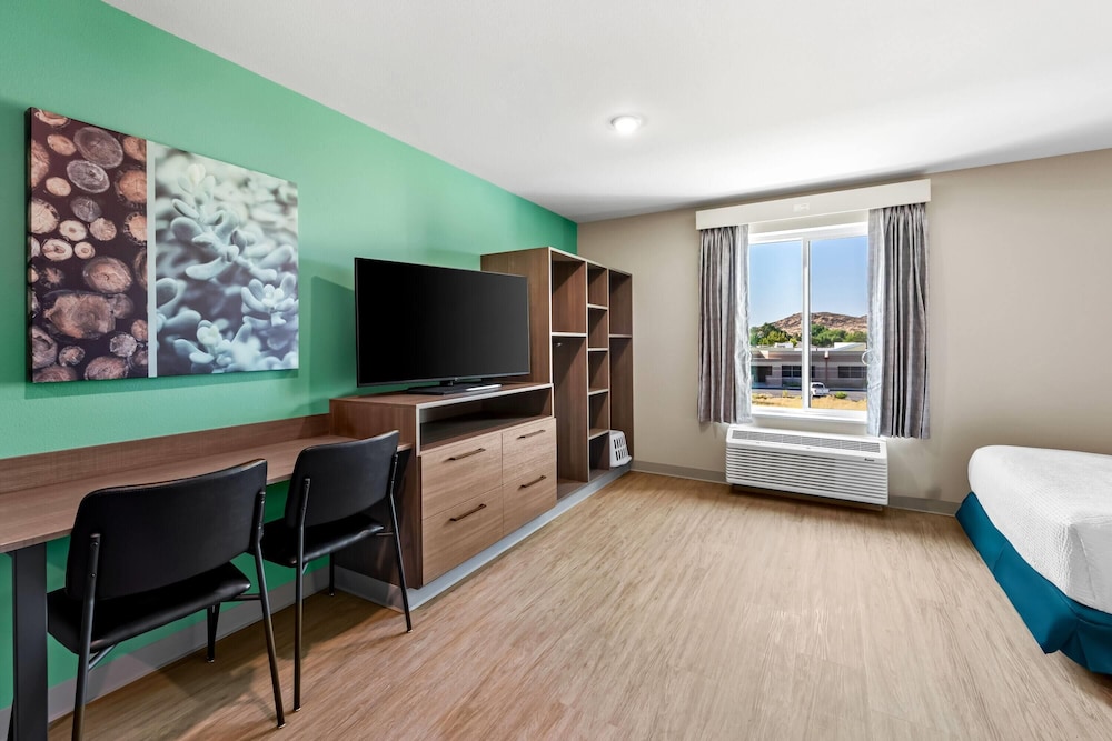 Room, 2 Queen Beds, Mobility Accessible, Non Smoking (Bathtub W/grab Bars) photo 3