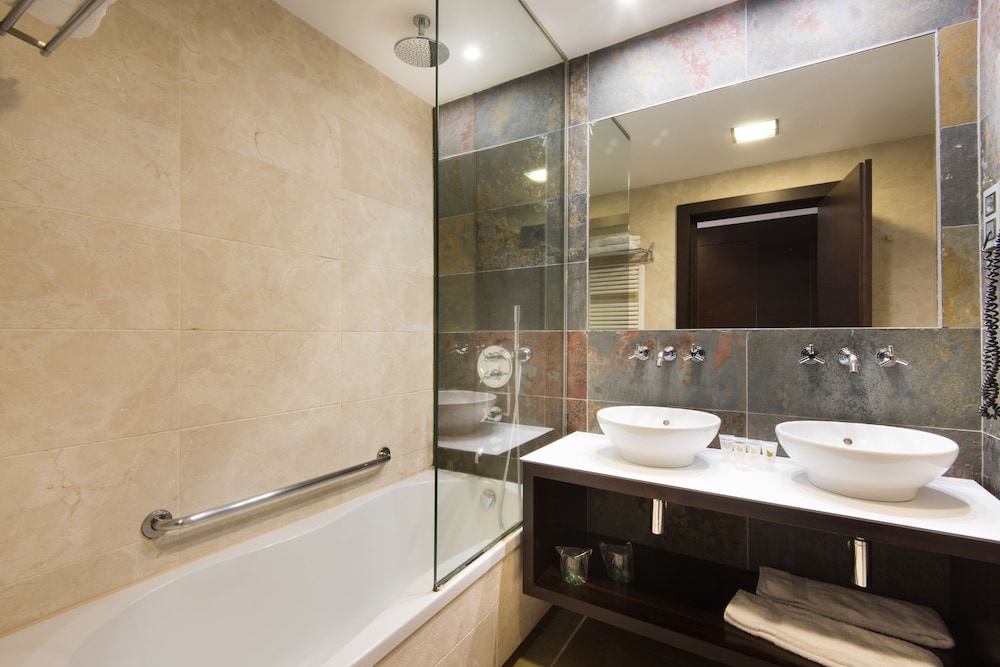 Comfort Room, Mountain View