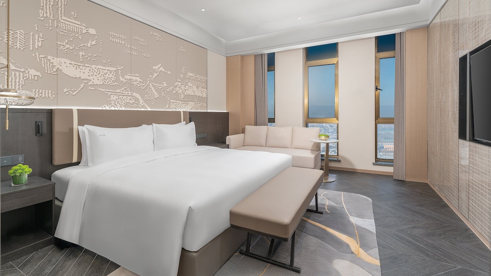 Suite, 1 King Bed