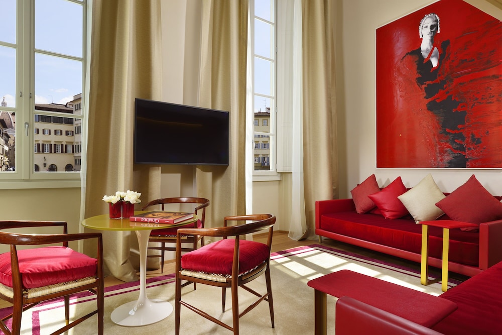 Deluxe Duplex, 2 Bedrooms, 2 Bathrooms, City View (111)