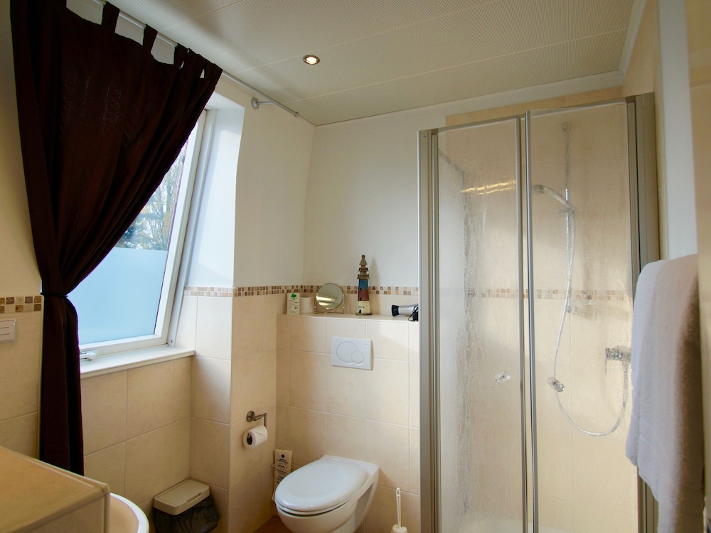 Standard Single Room, Private Bathroom (Landseite) photo 3