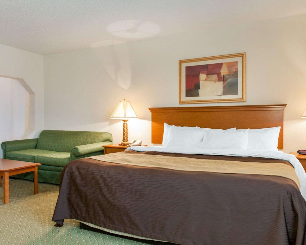 Room, 1 King Bed, Accessible, Non Smoking - Photo 3