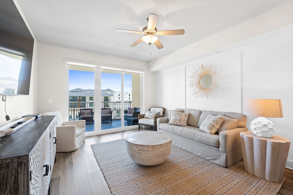 Condo, 3 Bedrooms, Sea View (407)