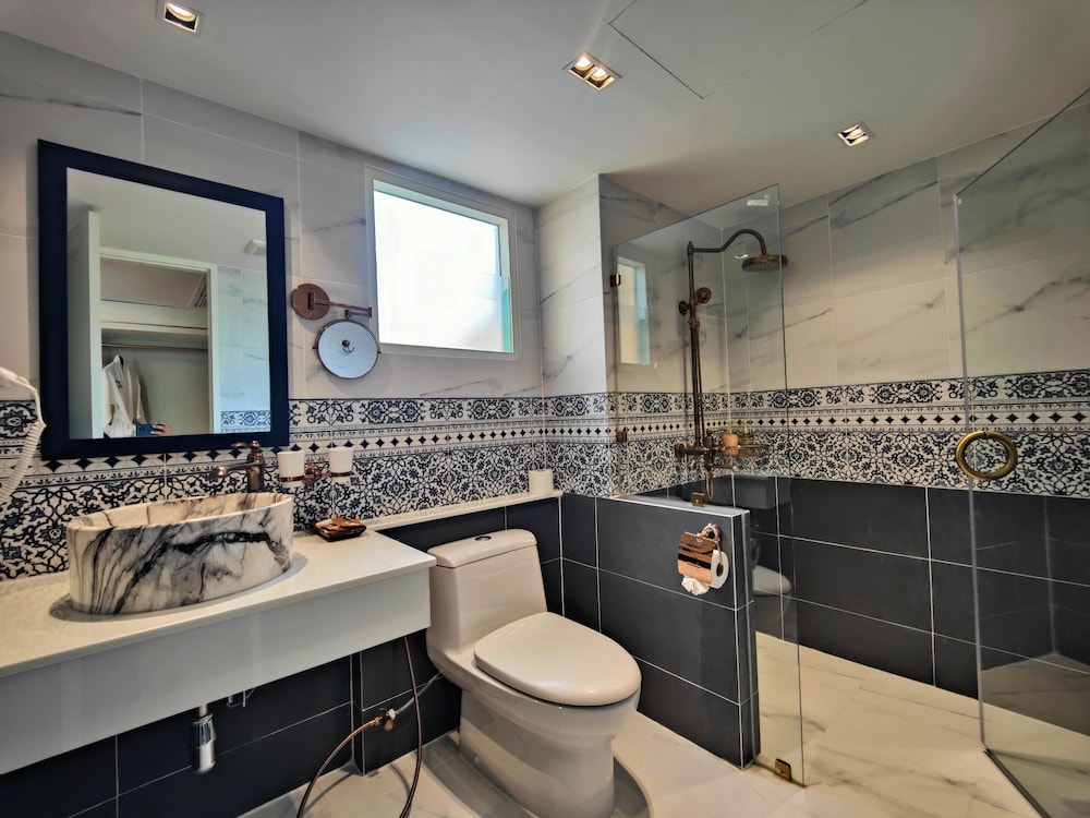 Deluxe Double Room, Corner photo 3