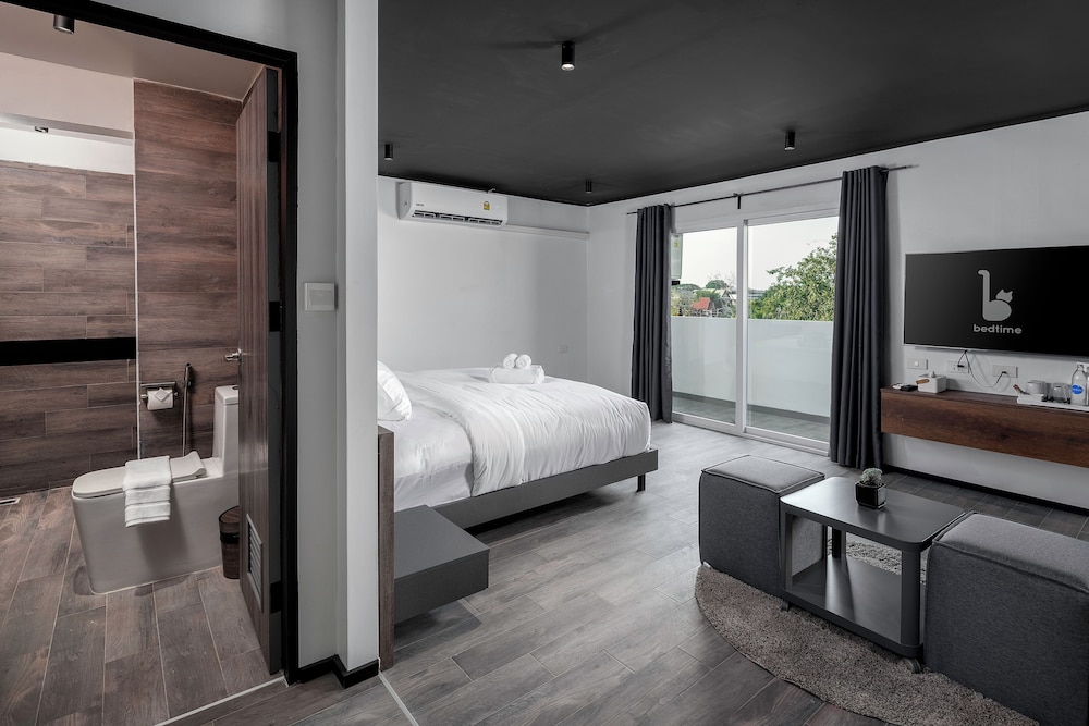 Family Studio Suite, Balcony, Garden View - Photo 8