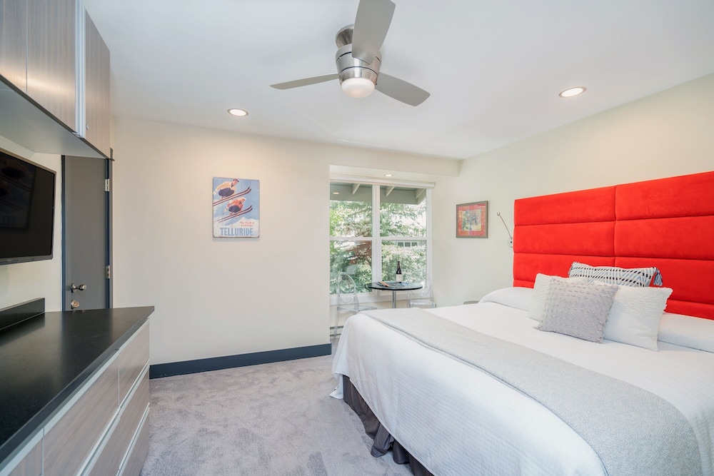 Room, 2 Bedrooms