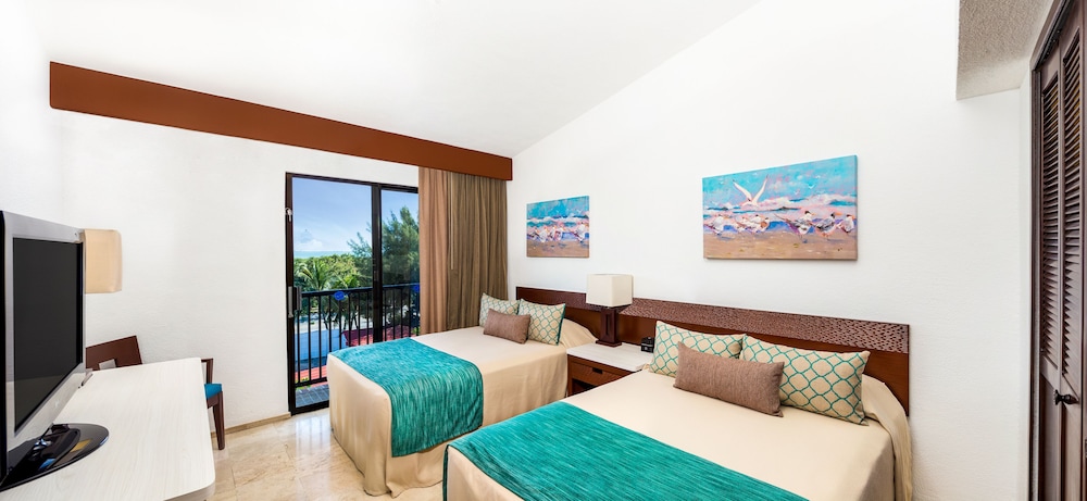 Master Villa, 2 Bedrooms, 2 Bathrooms, Kitchen, Resort View - Bed and Breakfast - Photo 2