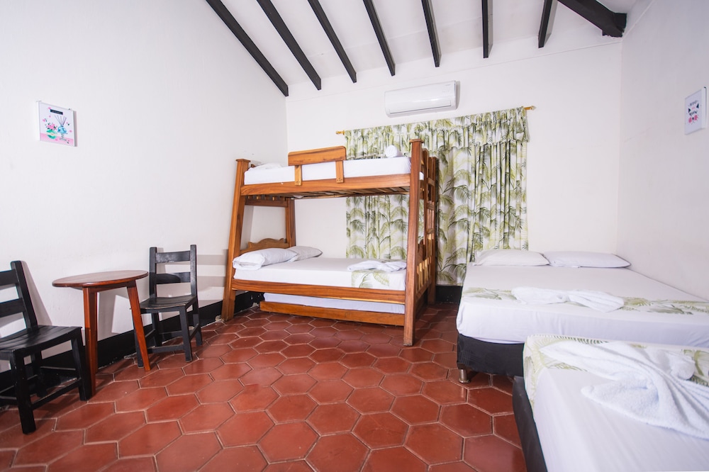 Family Cabin, Multiple Beds