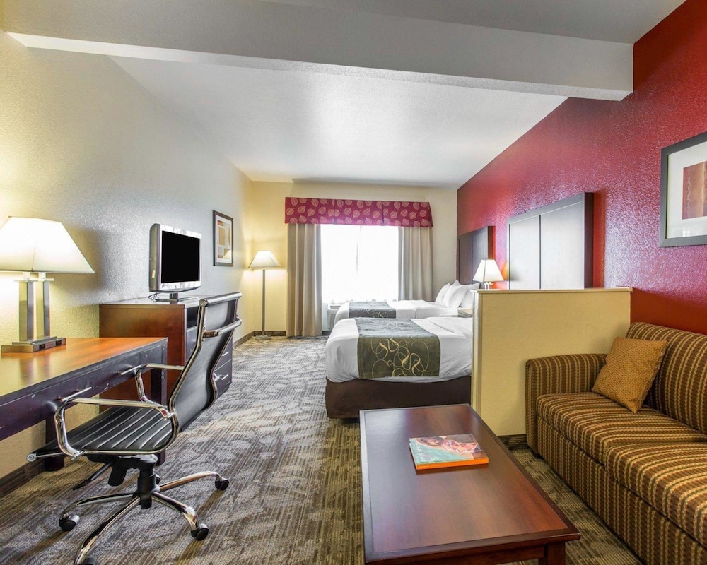 Suite, Multiple Beds, Non Smoking - Photo 6